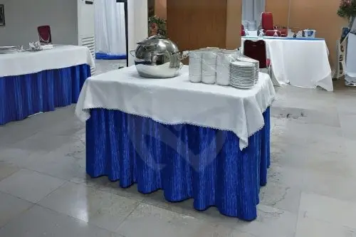 Sewa Meja Kotak